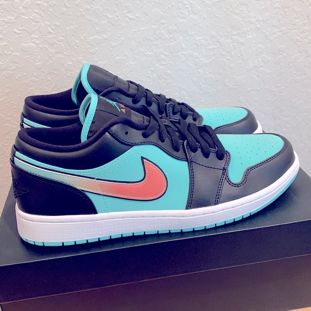 NIKE AIR JORDAN 1 LOW SE SNEAKERS - Picture 2 of 12